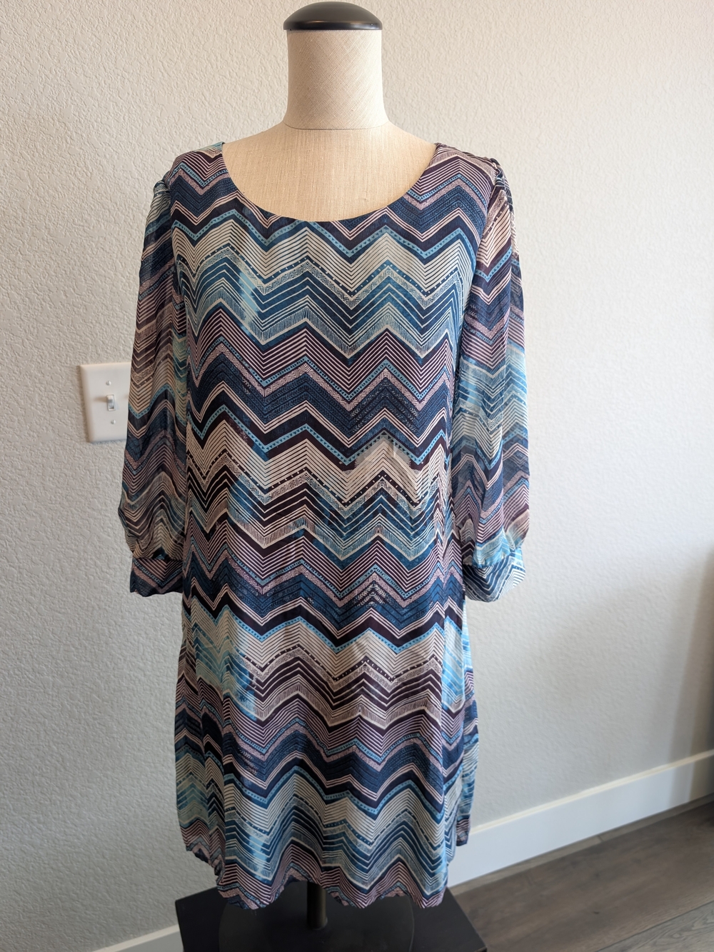 Accidentally In Love Women's Sz L Chevron Shift Dress in Blue and Pink